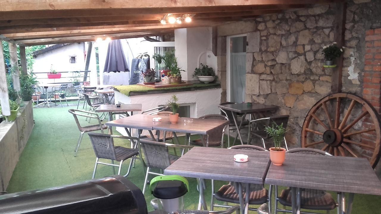 Logis Hotel Restaurant De La Dore Vertolaye Eksteriør bilde