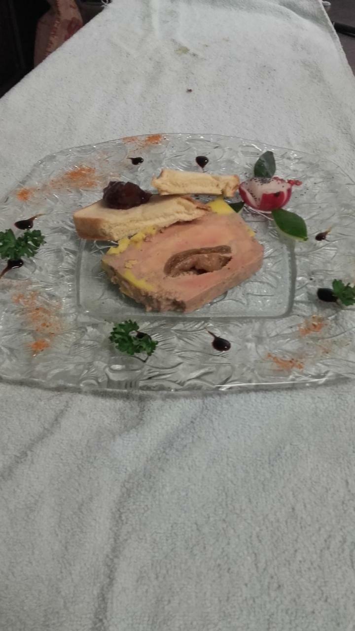 Logis Hotel Restaurant De La Dore Vertolaye Eksteriør bilde